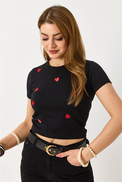 Kadın Kısa Kollu Kırmızı Kalp Baskılı Siyah