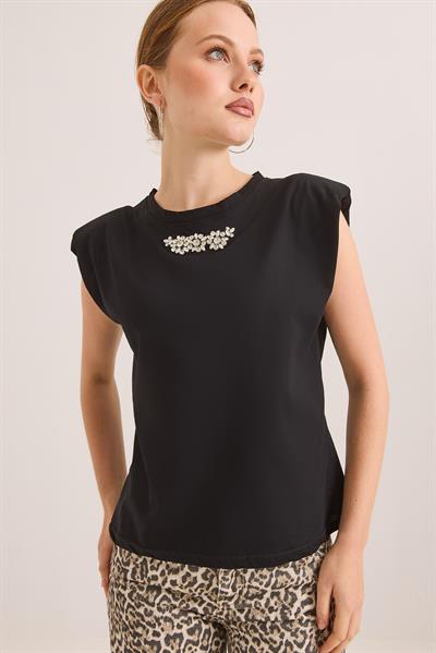 Omuz Vatkalı Şık Aksesuar Detaylı Pamuk Örme Tshirt Siyah