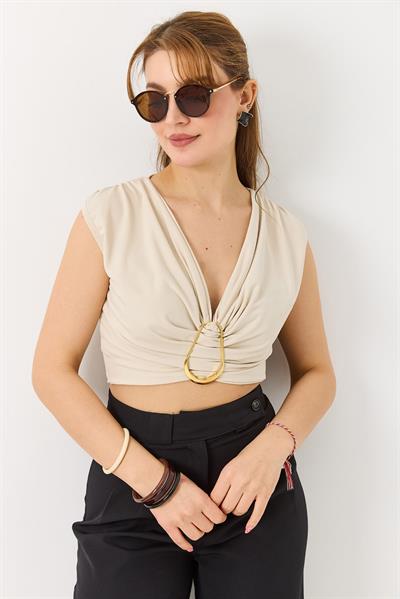 Kalın Askılı Sundy Kumaş Gold Toka Detaylı Bluz Krem