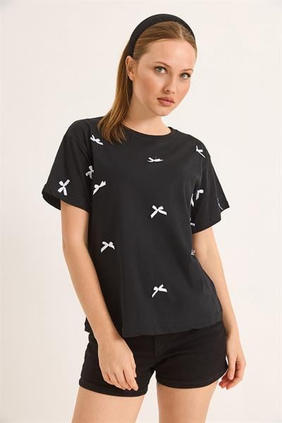 Fiyonk Detaylı Fit Pamuk Tshirt Siyah