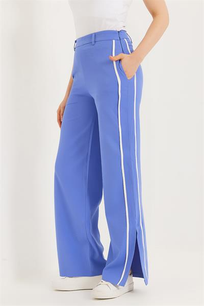 Paça Yırtmaç Detaylı Şeritli Pantolon  Mavi