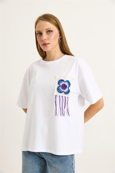 Püsküllü Nakışlı Bisiklet Yaka Basic Tshirt Beyaz