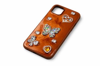 İphone 12 Pro Kelebek ve Kalp Kabartmalı Taşlı Kılıf Taba