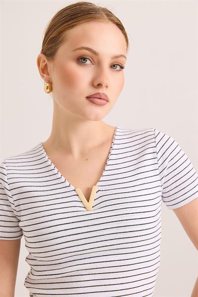 Yaka Detaylı Kaşkorse Çizgili Örme Bluz Beyaz