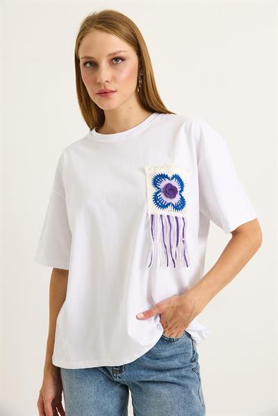 Püsküllü Nakışlı Bisiklet Yaka Basic Tshirt Beyaz