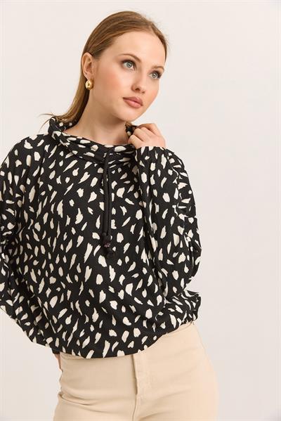 Siyah Beyaz Kapişonlı Leoparlı Sweat