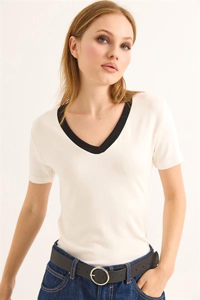 V Yaka  Kısa Kollu Kadın Kısa Tshirt Beyaz