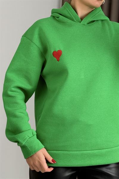 Üç İplik Yeşil Kalp Nakışlı Şardonlu  Kapişonlu Sweat