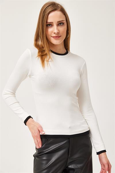 Yaka ve Etek Garnili Esnek Bluz Beyaz