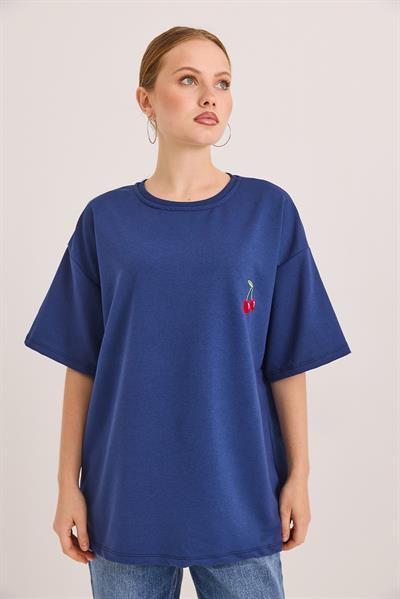 Kiraz Nakışlı Oversize Rahat Kalıp Tshirt Lacivert