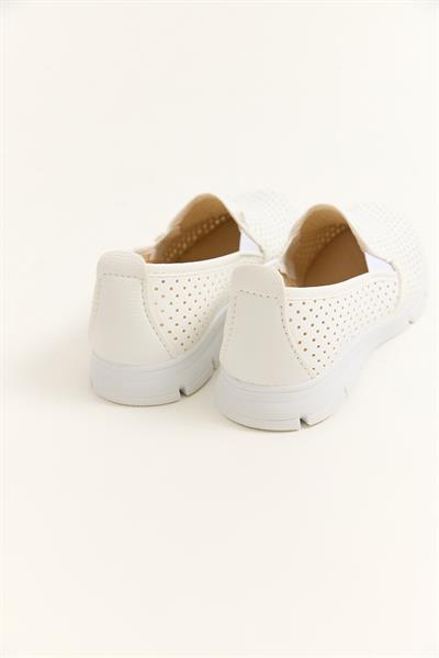 Delikli Model Kadın Babet Beyaz