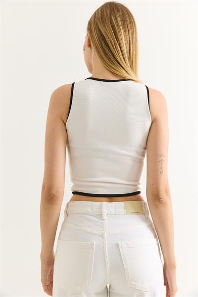 Kalın Askılı Fermuar Detaylı Crop Bluz Beyaz