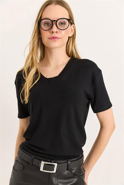 Yumuşak Dokulu V Yaka Tshirt Siyah