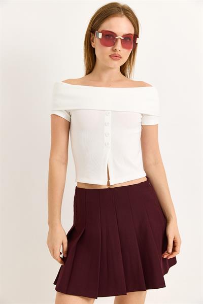 Kayık Yaka Düğme Detaylı Fitilli Örme Bluz Beyaz