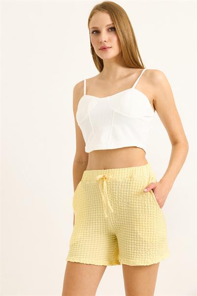 Gofre Kumaş Bel Lastikli Kadın Şort Sarı