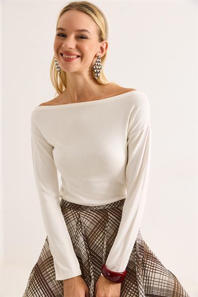 Kadın Geniş Yaka Uzun Kollu Bluz Beyaz
