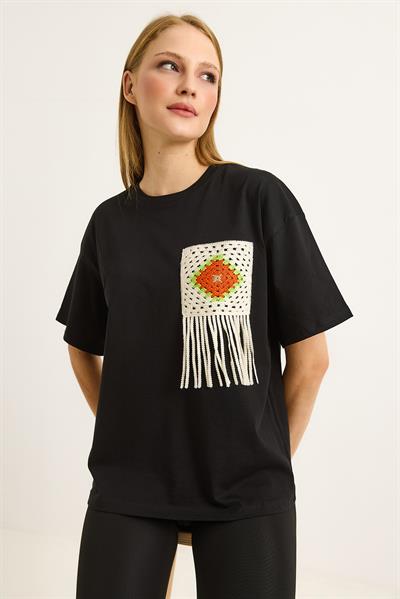 Püsküllü Nakışlı Bisiklet Yaka Basic Tshirt Siyah 