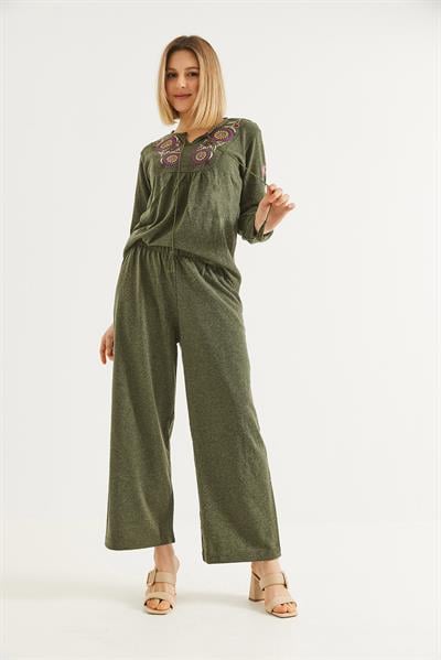 Hera Kumaş Önü ve Kolları İşlemeli İkili Takım Haki