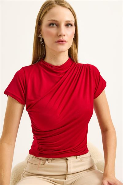 Kısa Kol Büzgülü Bisiklet Yaka Bluz Kırmızı