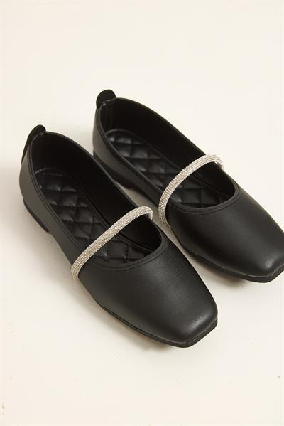 Oval Burun Taş Detaylı Kadın Babet Siyah