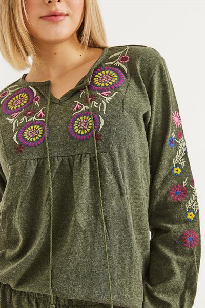 Hera Kumaş Önü ve Kolları İşlemeli İkili Takım Haki