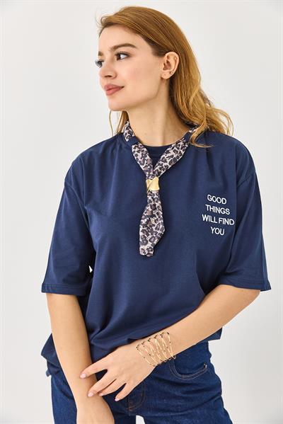 Kadın Fularlı Yazı Nakışlı Oversize Tshirt Lacivert