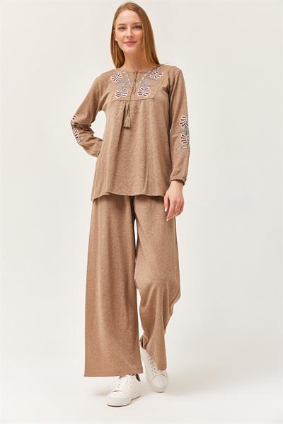 Önü İşlemeli Püsküllü İkili Takım Vizon