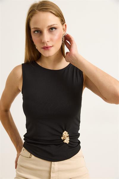 Bisiklet Yaka Aksesuar Detaylı Kadın Bluz Siyah