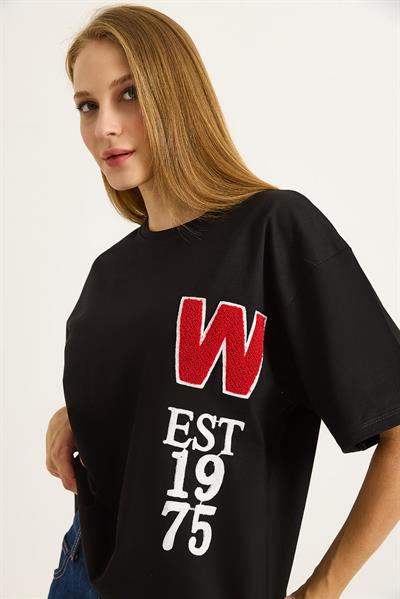 Bisiklet Yaka Rahat Kesim Nakışlı  Tshirt Siyah