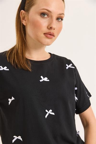 Fiyonk Detaylı Fit Pamuk Tshirt Siyah
