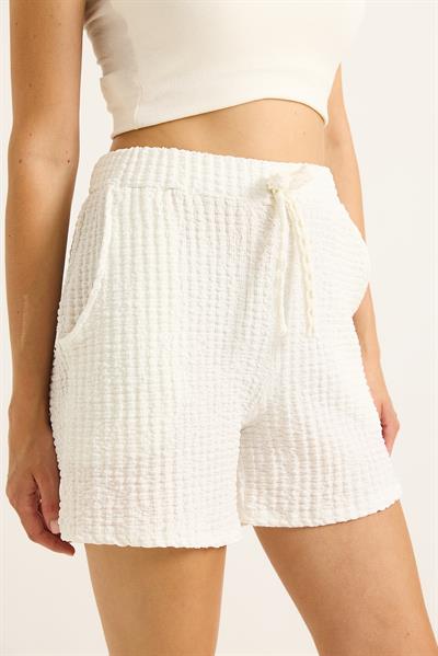 Gofre Kumaş Bel Lastikli Kadın Şort Beyaz