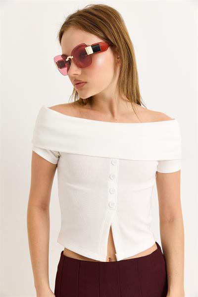 Kayık Yaka Düğme Detaylı Fitilli Örme Bluz Beyaz