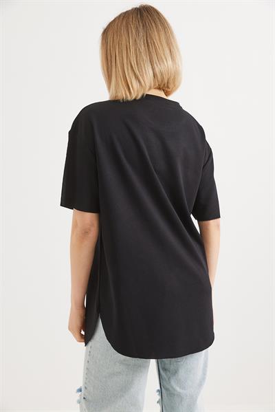 Eteği Oval Kesim Bisiklet Yaka Tshirt Siyah