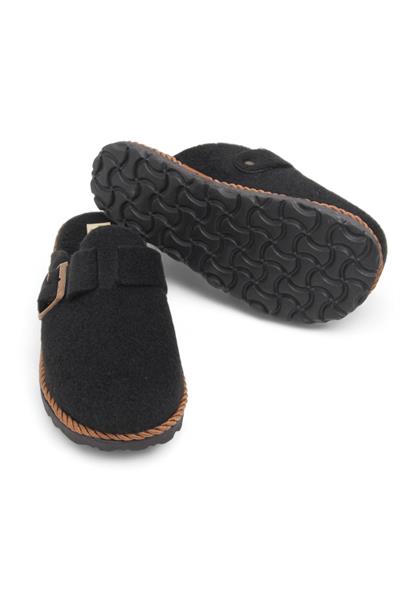 Kadın Önü Kapalı Tokalı Keçe Siyah Ev Terliği