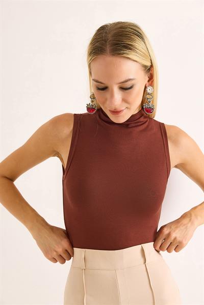 Kadın Dik Yaka Kolsuz Bluz Kahverengi