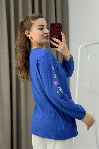 Kadın  Mavi Triko Etnik Mor Çiçek Nakışlı Kazak