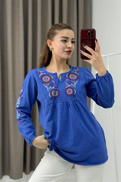 Kadın  Mavi Triko Etnik Mor Çiçek Nakışlı Kazak