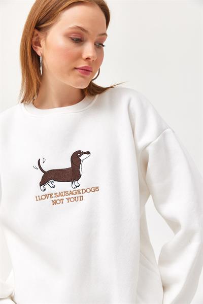 Nakışlı Şardonlu Üç İp Bayan Sweatshirt Beyaz