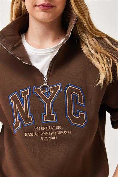 Nyc Nakışlı Fermuar Detaylı Dik Yaka Oversize Sweatshirt Kahve
