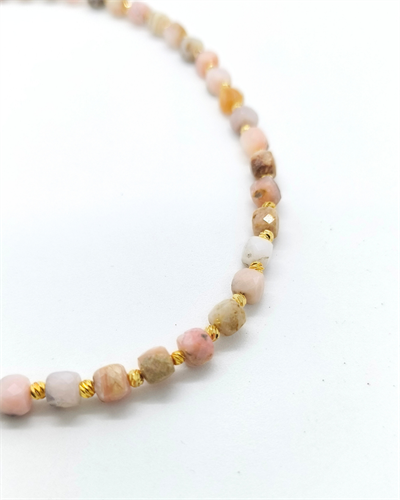 Pembe Opal Kolye 6 mm- Tutku, Sevgi ve Harekete Geçme Enerjisi