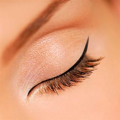 EYE LINER EXPERT LOOK
