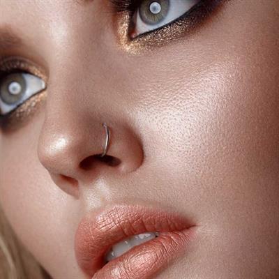 SUN KISSES GLOW LIGHT BRONZER