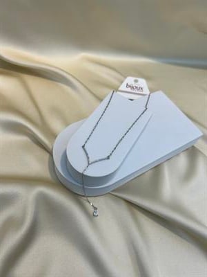 Silver Taş Detaylı V Kolye