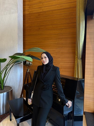 Alara takım siyah