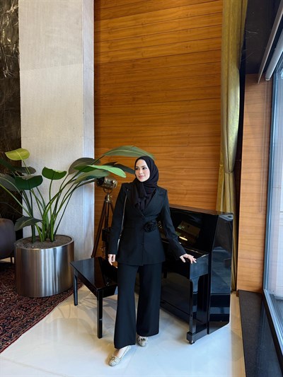 Alara takım siyah