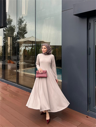 Lily Elbise Taş 