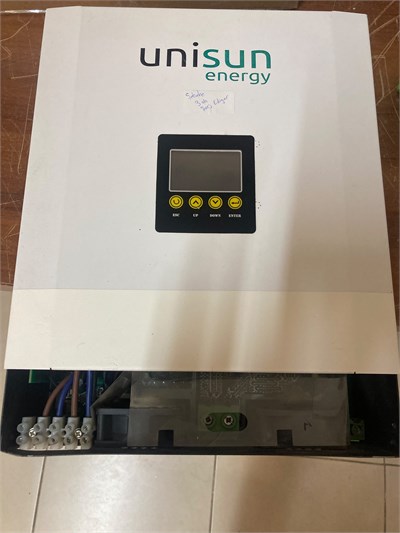 Unisun Sunon-E 3KVA 2.4KW 24V Akıllı İnverter (Outlet)