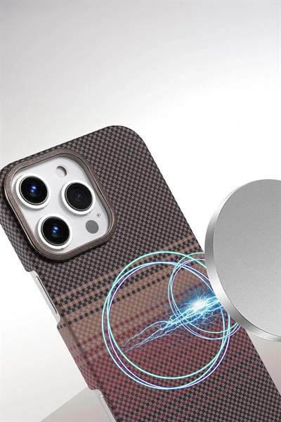 Apple iPhone 16 Pro Vega Karbon Magsafe Kapak - Çöl Titanyum