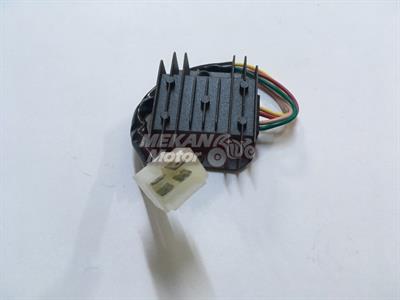 REGULATOR SCOOTER 4 PLUGS
