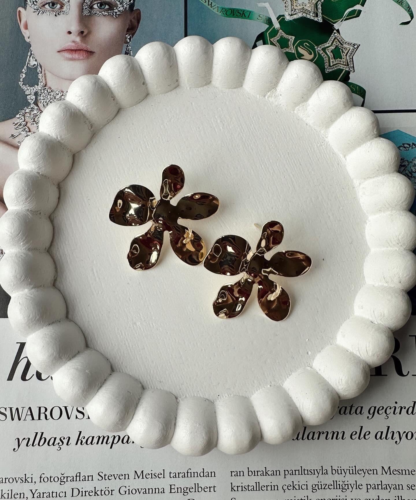 Çiçek Lotus Gold Küpe